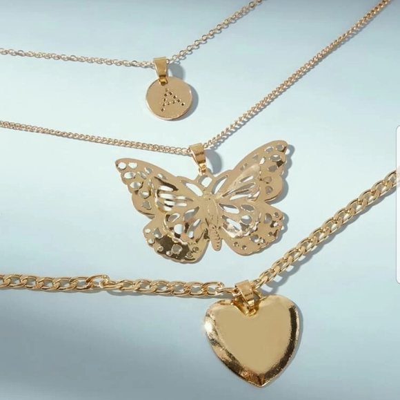 *Yonette* Heart and Butterfly Necklace - Picture 2 of 3